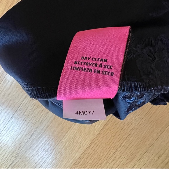 BETSEY JOHNSON EMBROIDERED SCUBA CREPE MIDI DRESS IN NAVY 4M077 - Picture 9 of 11